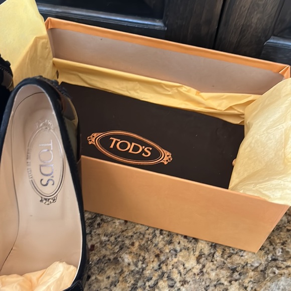 BNIB Tod’s Blk Patent Leather Chunky heels Sz 6.5 - Picture 7 of 7